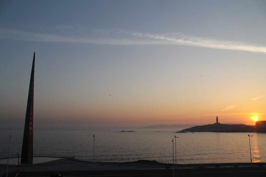 AMANECER SOBRE LA TORRE DE HÉRCULES