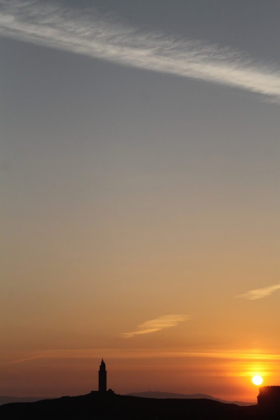 AMANECER SOBRE LA TORRE DE HÉRCULES