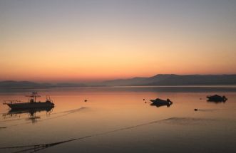 Amanece en A Pasaxe, Camposancos