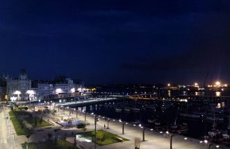 A Coruña. La Dársena desde las galerías